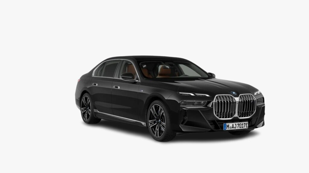 BMW i7 Black Hero Angle