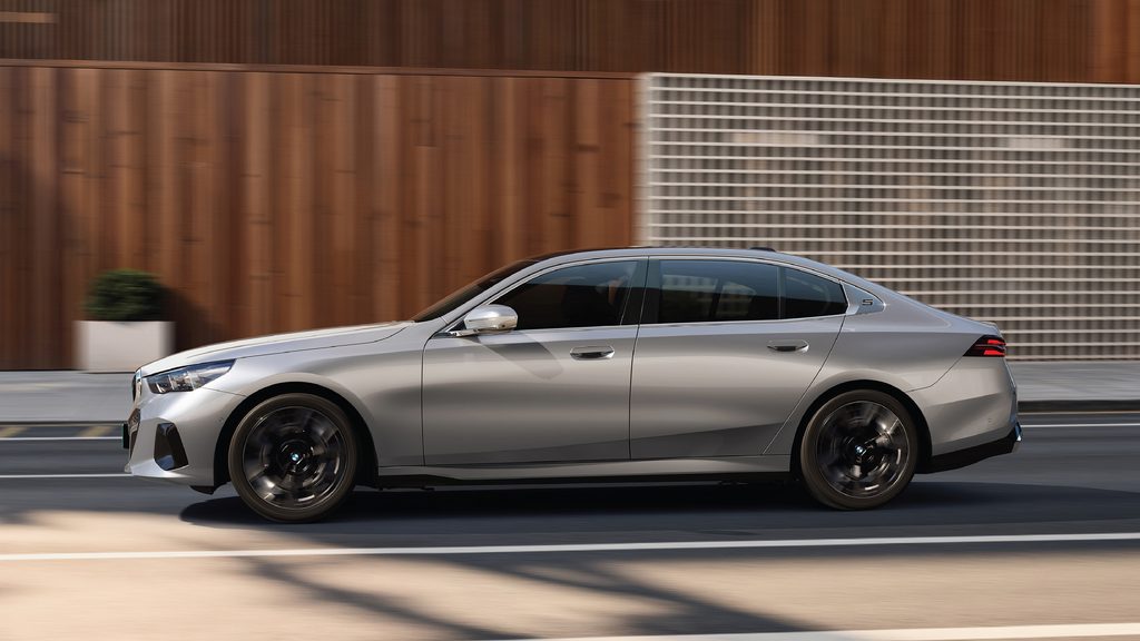 BMW i5 LWB Side Angle